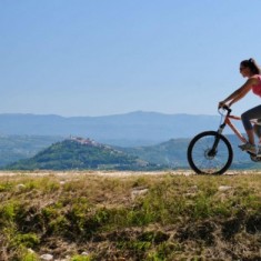 Cycling and walking in St. Philip i Jakob