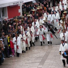 Prozession von "Za križen" in der Karwoche